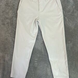 Lululemon Men’s ABC Commission Beige Chino Golf Pant Size 31
